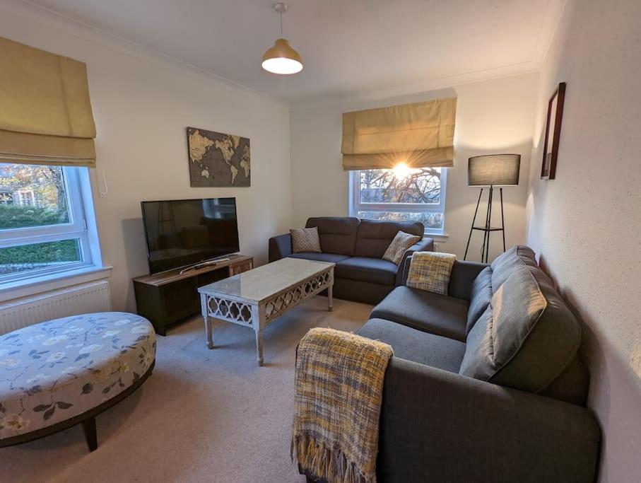 Two Bedroom Flat In Bridge Of Allan, Stirling Esterno foto