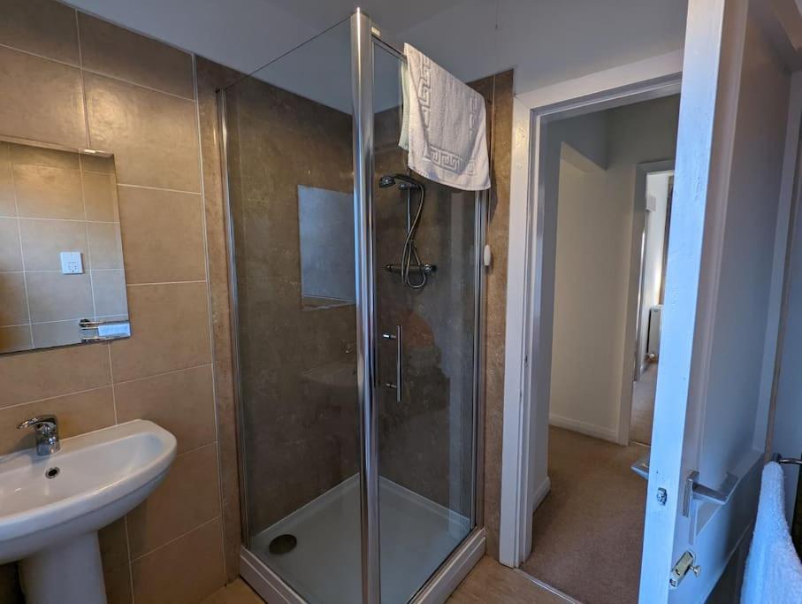 Two Bedroom Flat In Bridge Of Allan, Stirling Esterno foto