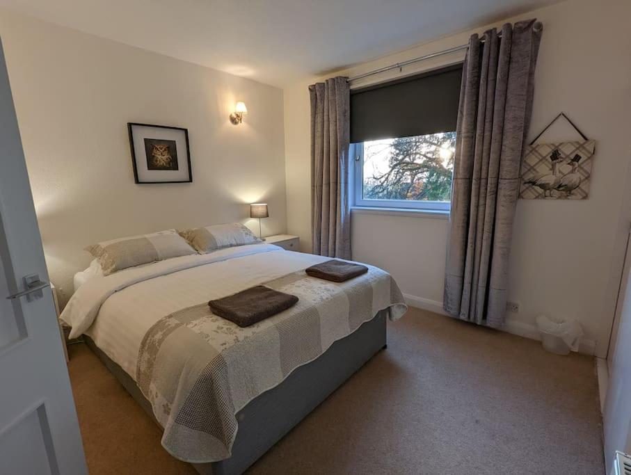 Two Bedroom Flat In Bridge Of Allan, Stirling Esterno foto