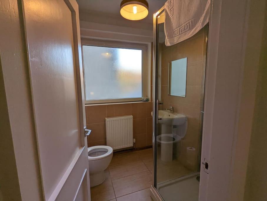Two Bedroom Flat In Bridge Of Allan, Stirling Esterno foto