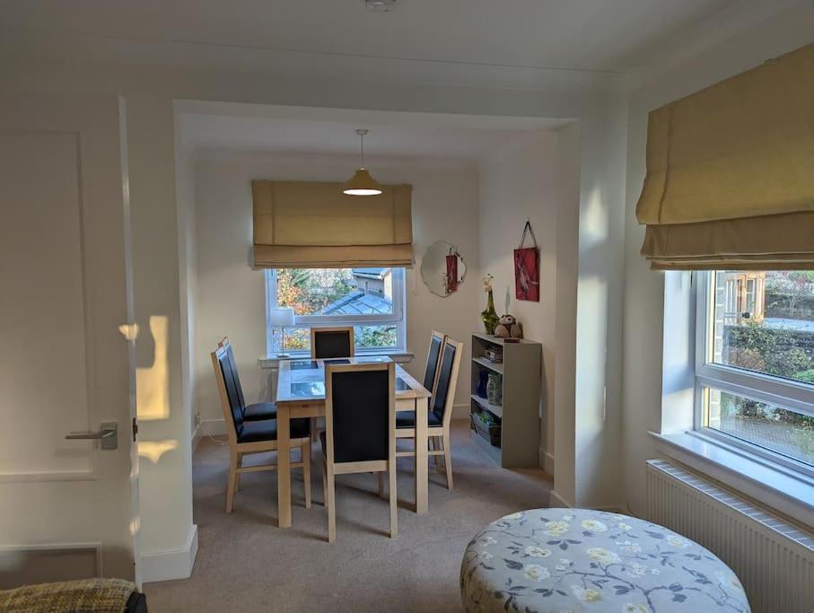 Two Bedroom Flat In Bridge Of Allan, Stirling Esterno foto